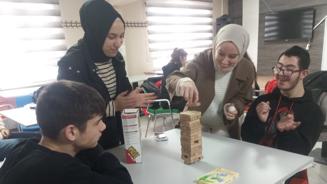 Özel Öğretim Öğrencileri Sosyal Hayat Dersi